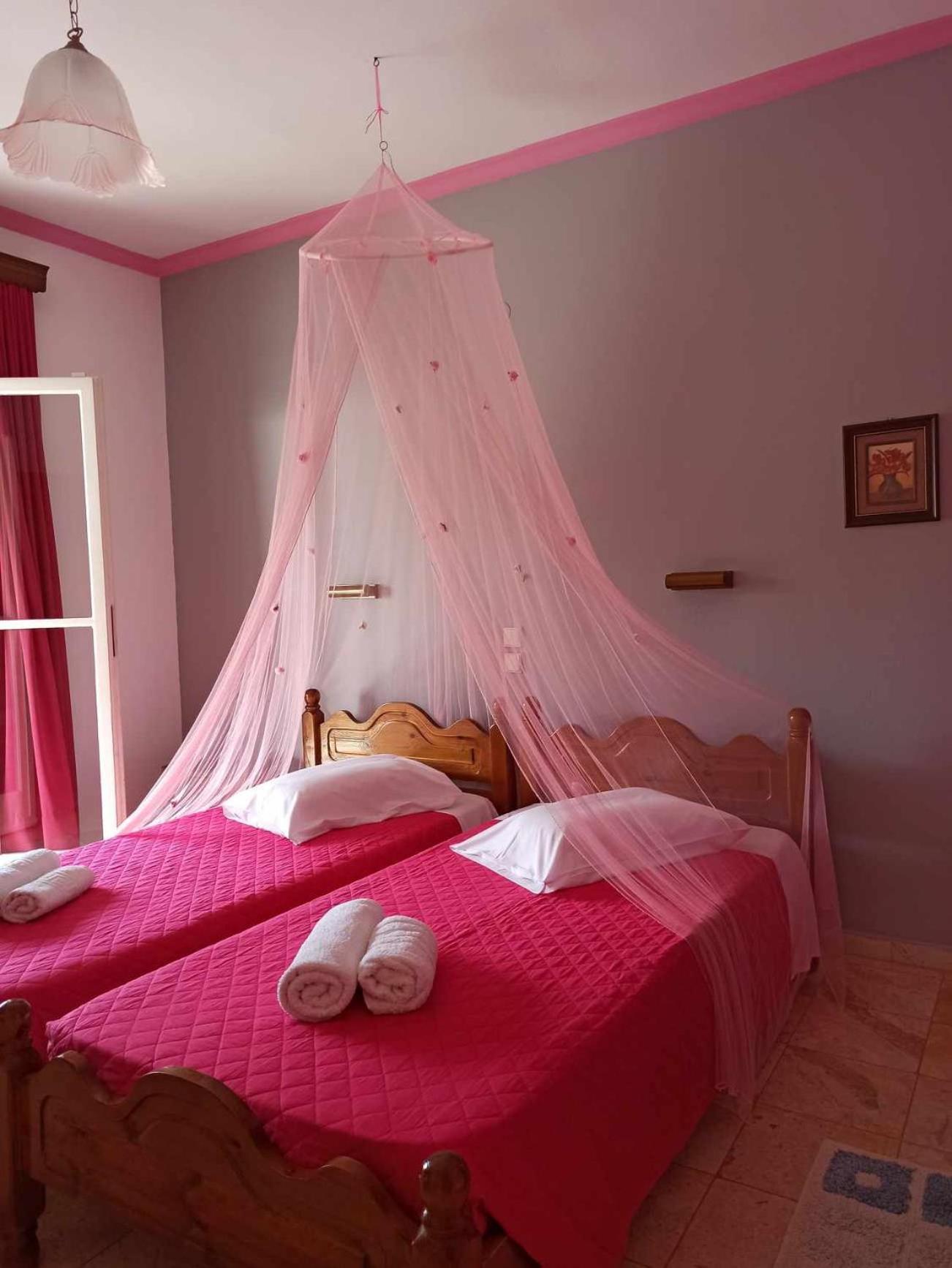 Margaritas' Rooms Айос-Гордіос Екстер'єр фото