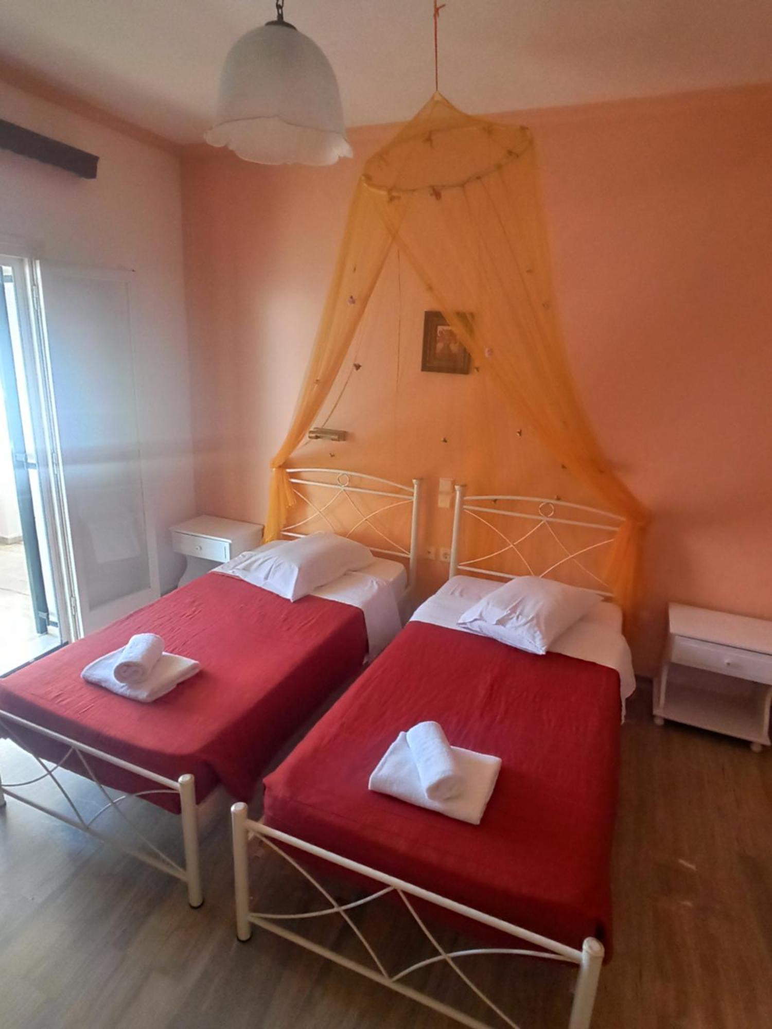 Margaritas' Rooms Айос-Гордіос Екстер'єр фото